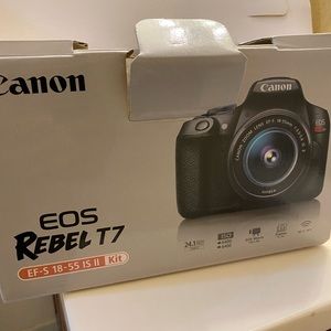 Canon EOS Rebel T7 + 128 GB SD Card